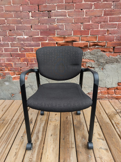 Modern Rolling Guest Chair with Durable Design