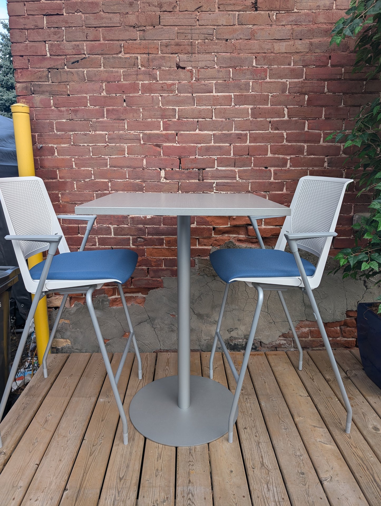 Modern High Bistro Table and Chair Set