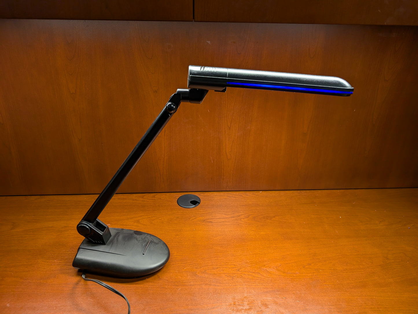 Desk lamp