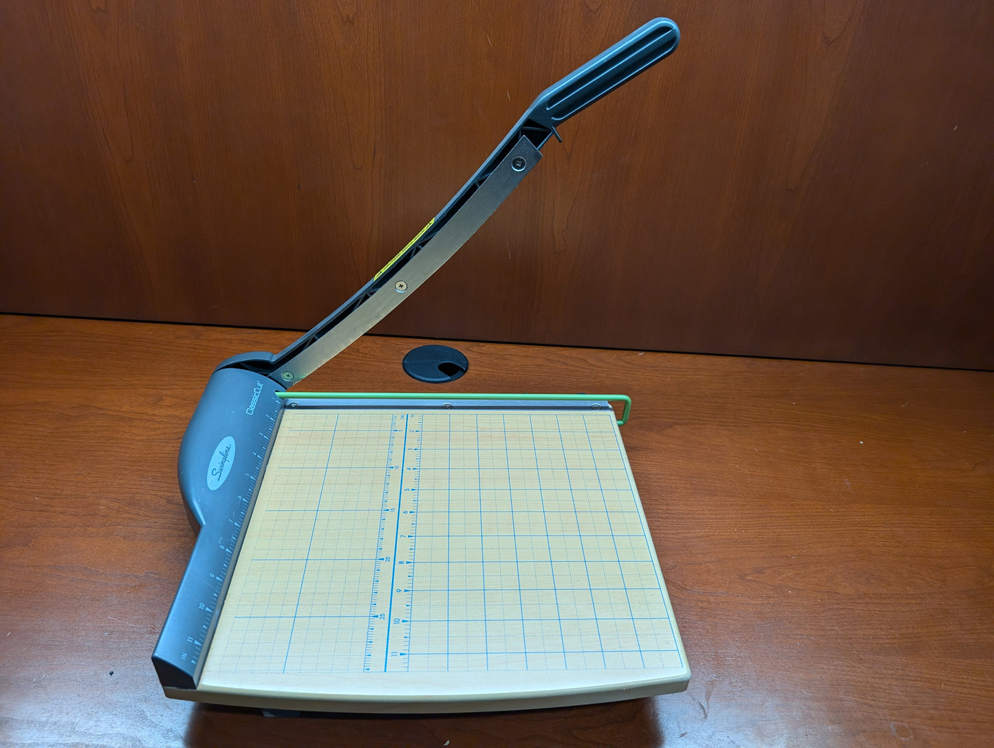 Swingline ClassicCut Guillotine Paper Cutter