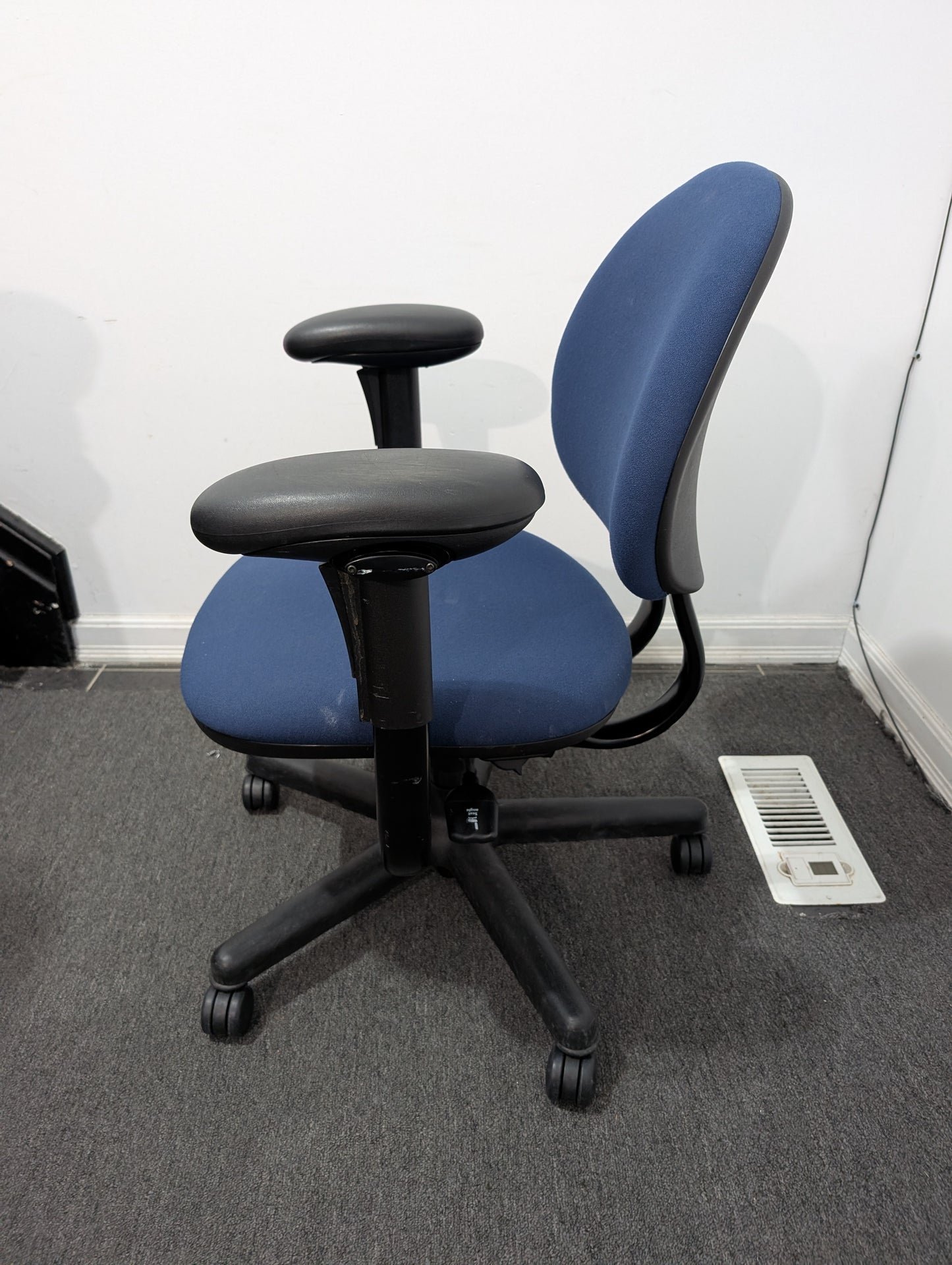 Steelcase Criterion 453 Series Office Chair