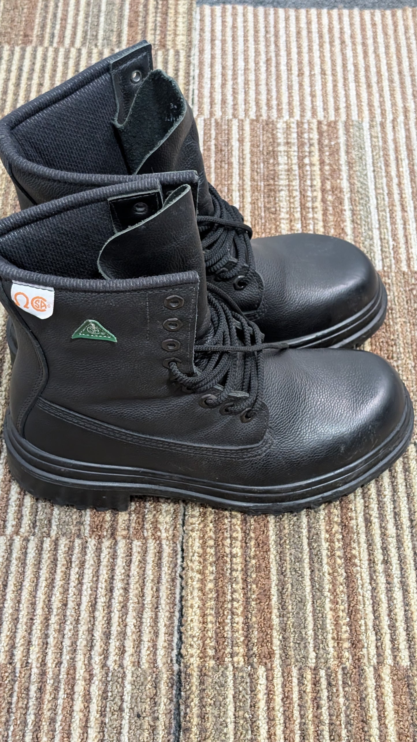 Oil and Acid Resistant Steel-toe boot